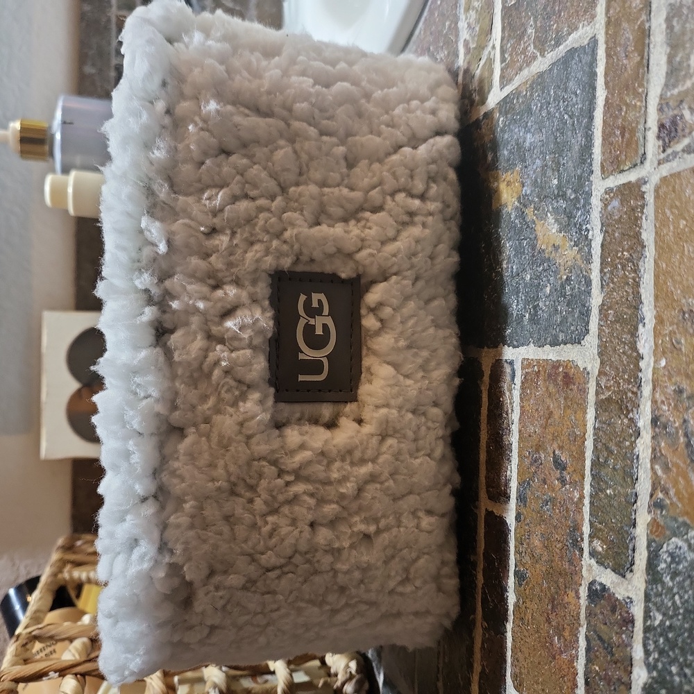 Ugg basket